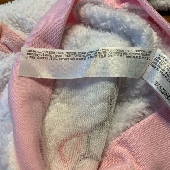 Disney’s Marie Pajama Set - Picture 10 of 14